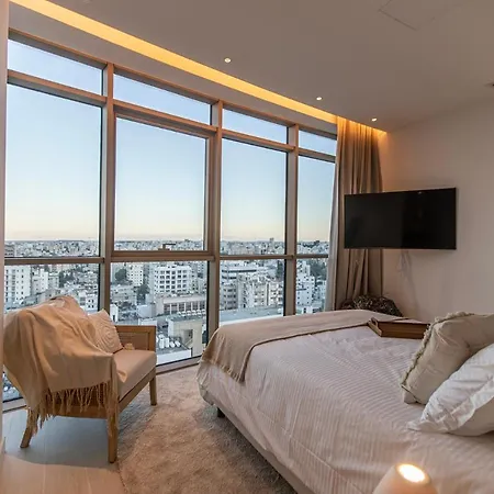 Saffron Apartment *