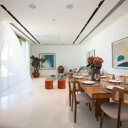 Saffron Apartment *